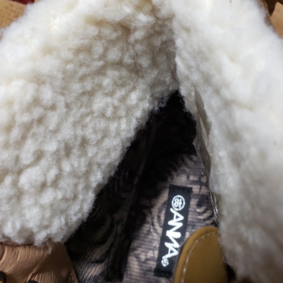 SALE!! High top timberland inspired boot - Picture 6 of 8